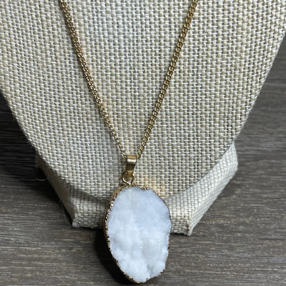 Clear Quartz Necklace NEW